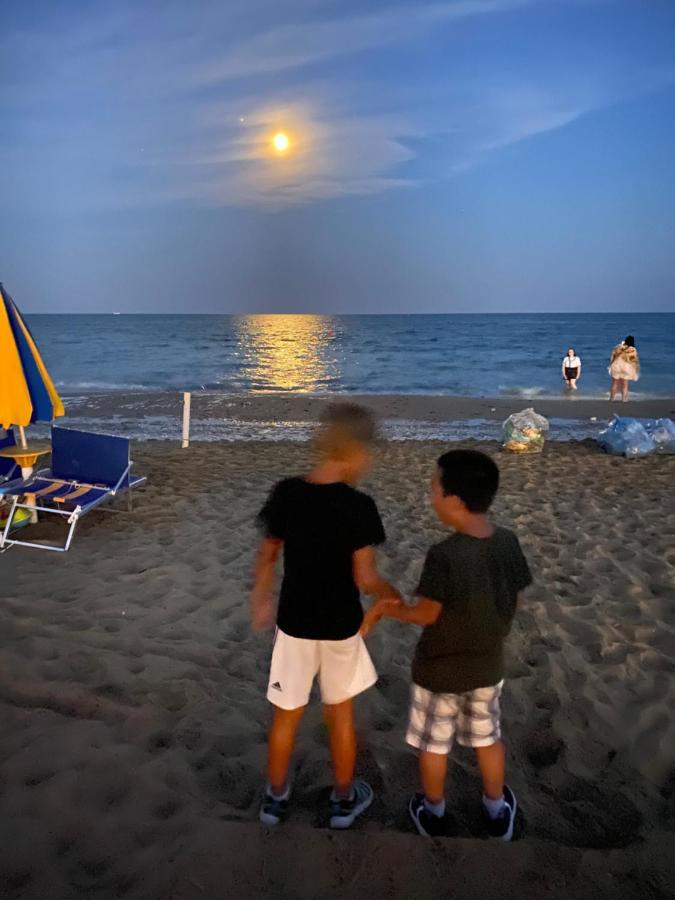 Residence El Palmar Fronte Mare, Fronte Spiaggia ลิโดดิเยโซโล ภายนอก รูปภาพ