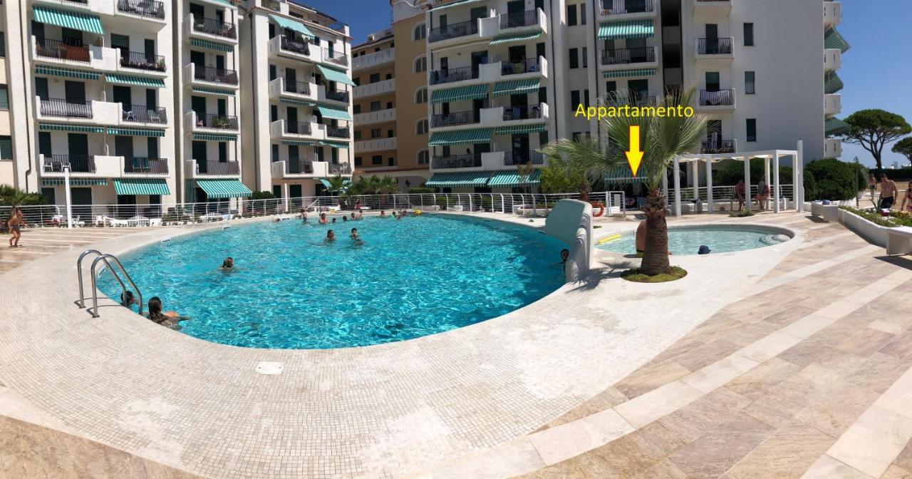 Residence El Palmar Fronte Mare, Fronte Spiaggia ลิโดดิเยโซโล ภายนอก รูปภาพ