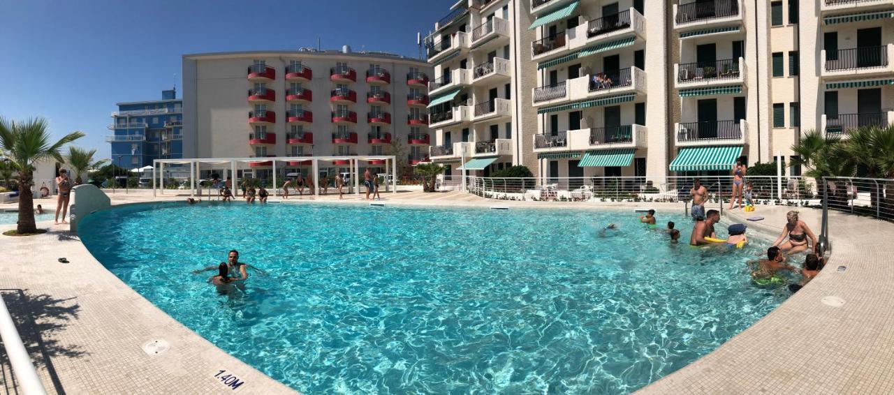 Residence El Palmar Fronte Mare, Fronte Spiaggia ลิโดดิเยโซโล ภายนอก รูปภาพ